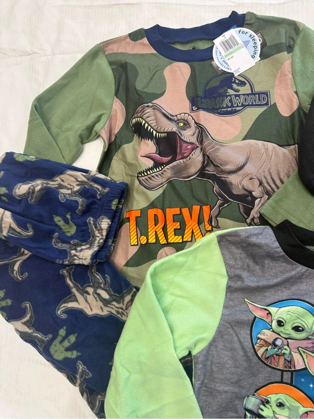 New boys Sz 8 Star Wars Baby Yoda Green & Gray Long-Sleeve Top bundle